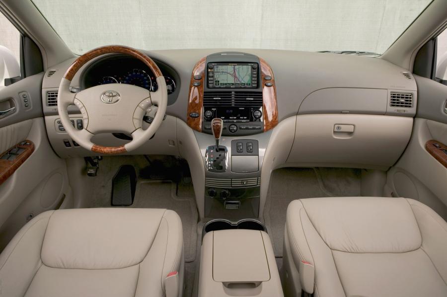 Toyota Sienna 2006 года  (фото 12 из 36)